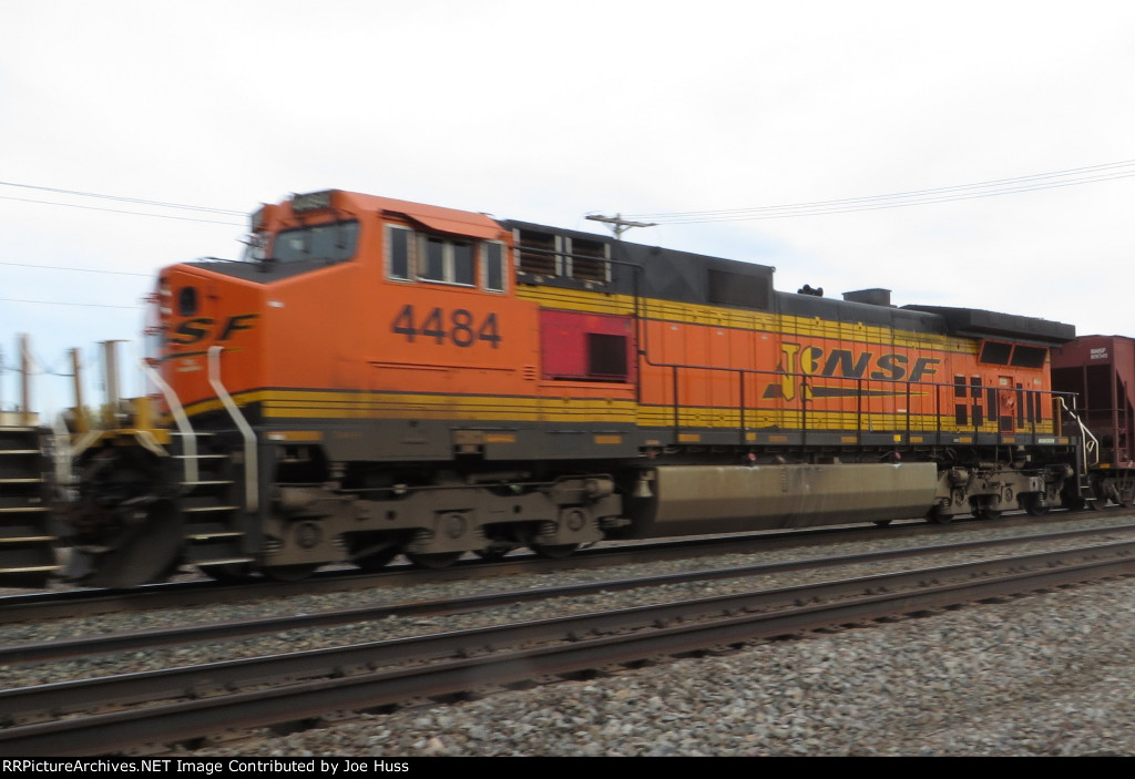 BNSF 4484